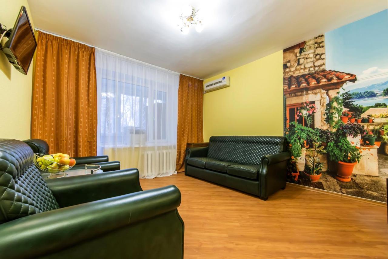 Sunny 2-Rooms Apartment For 2-6 People On Pechersk Near Kiev-Pechersk Lavra, Central Metro Station, Restaurants, Supermarkets Extérieur photo